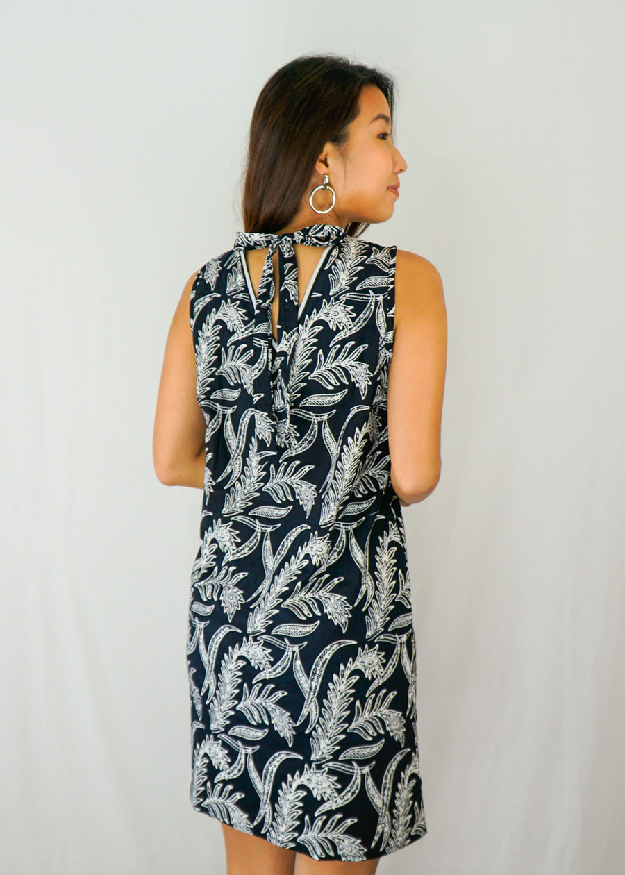 Joli Ribbon Tie-Back Dress in Leafy Black