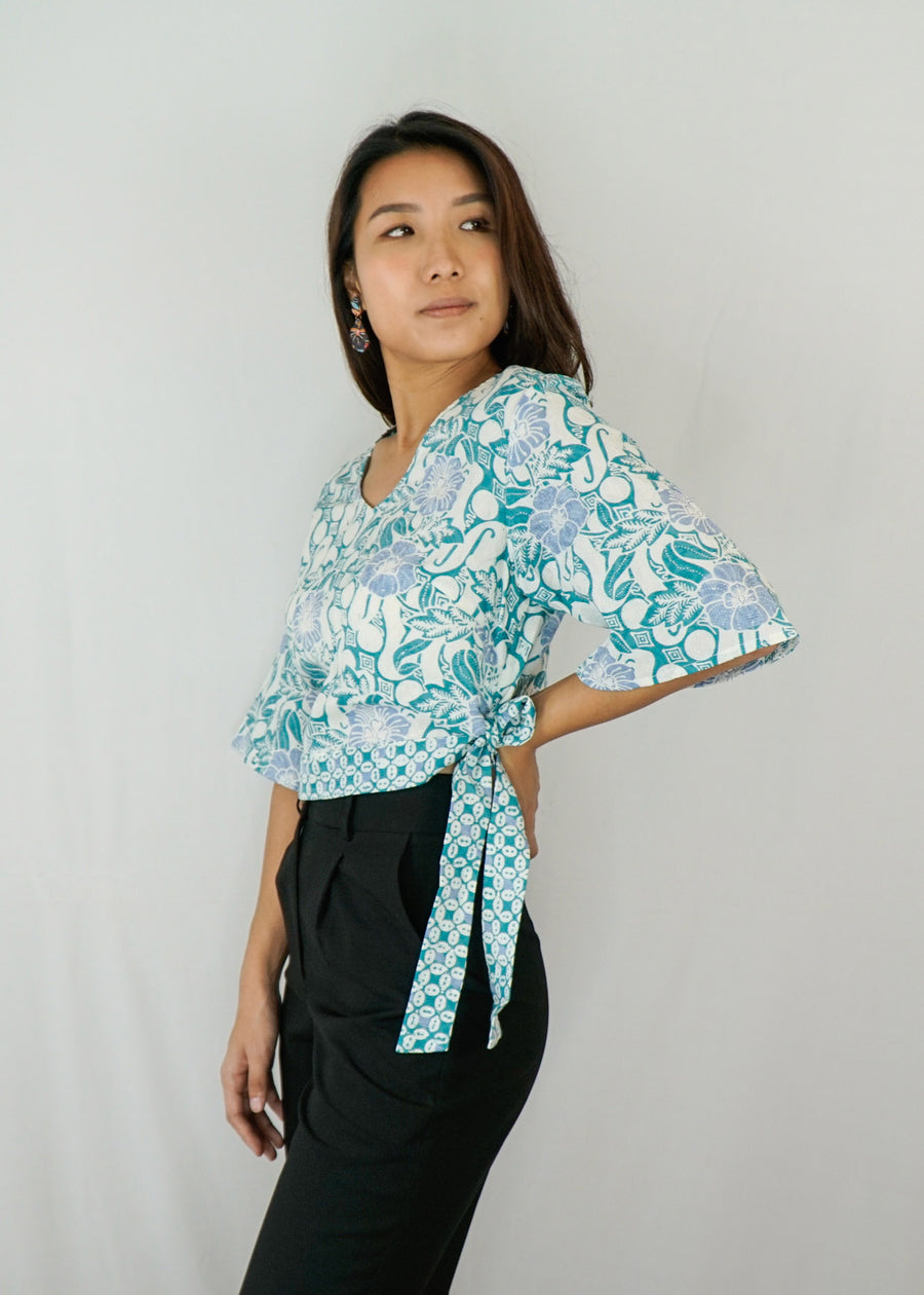 Tracy Flare Sleeves Top in Turquoise Parang